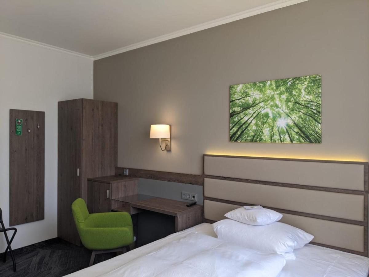 Parkhotel am Taunus Oberursel Bagian luar foto