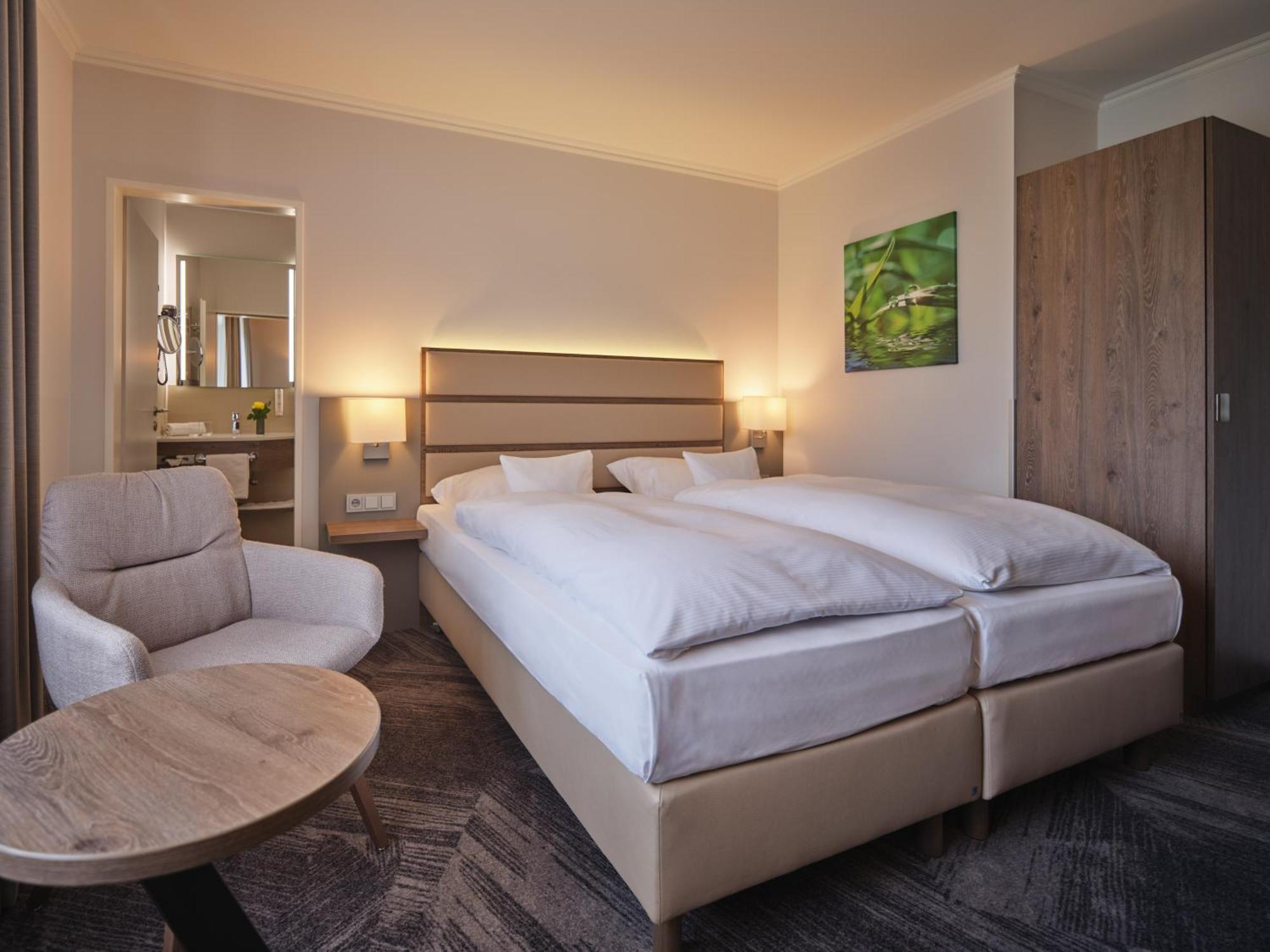 Parkhotel am Taunus Oberursel Bagian luar foto
