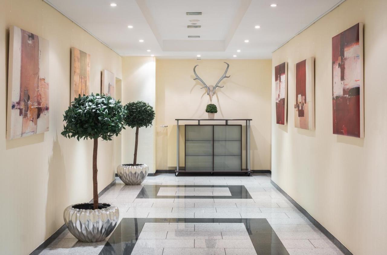 Parkhotel am Taunus Oberursel Bagian luar foto